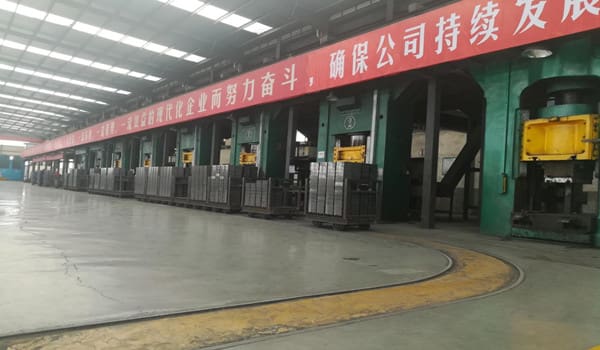 耐材自動(dòng)化生產(chǎn)線(xiàn)車(chē)間